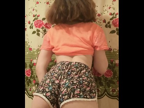 ❤️ Секси младо бебе кое ги соблекува шорцевите пред камера ☑ Секс видео на mk.hentaibar.ru ❌️❤
